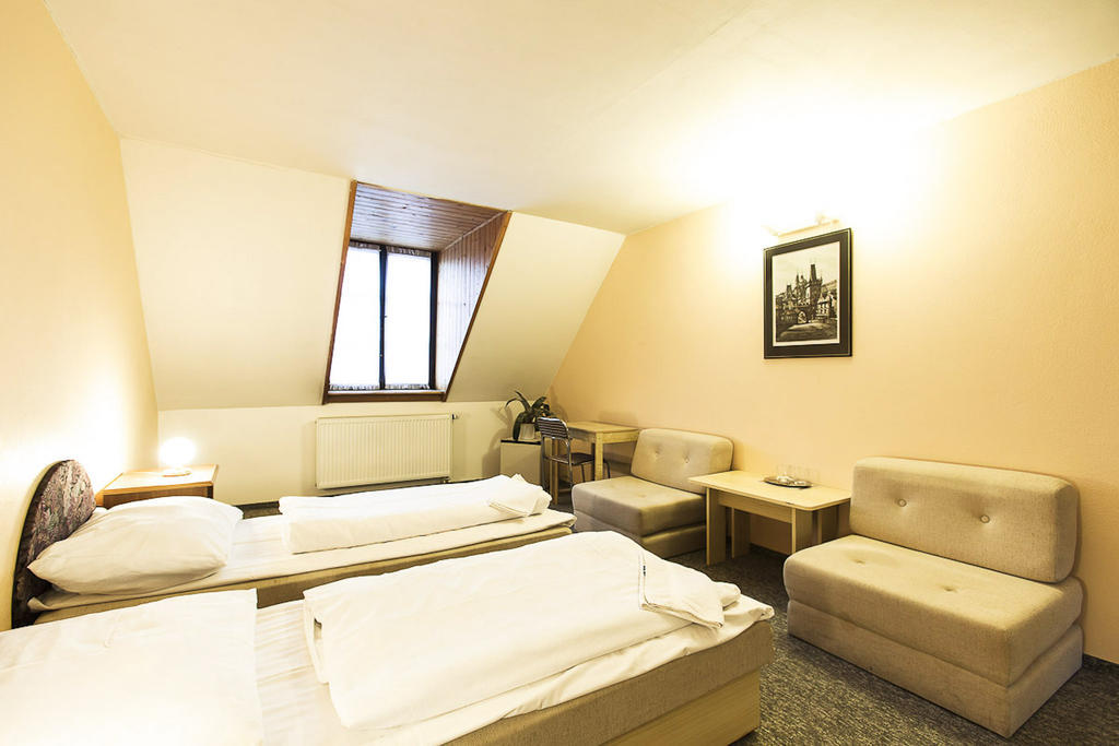 Pension U Dvou Capu Chocerady Zimmer foto