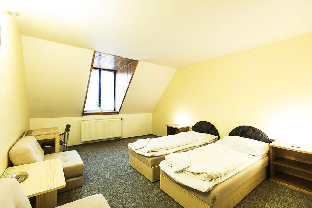 Pension U Dvou Capu Chocerady Zimmer foto
